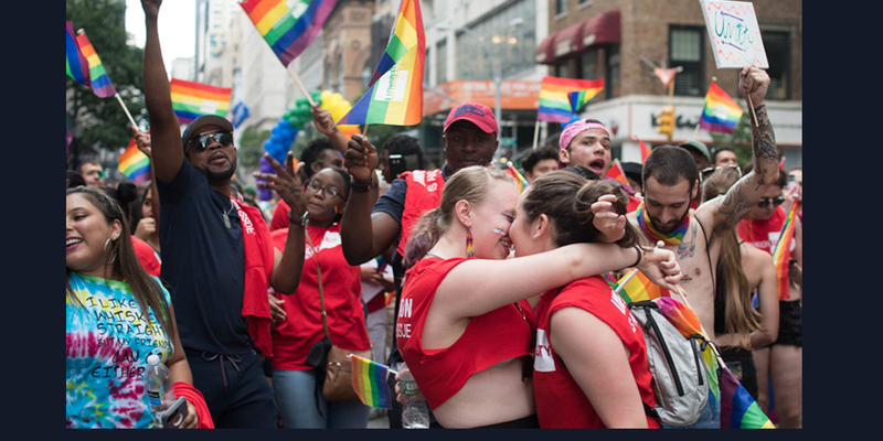 ناآگاهی مقامات قضایی درباره وضعیت پناهجویان دوجنسگرا، آنها را به ورطه مرگ میکشاند